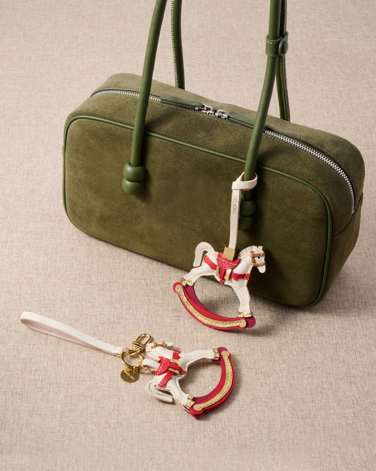 ANG ROCKING HORSE NA CHARMS
