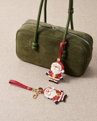 ANG PASKO NA CHARMS NG SANTA