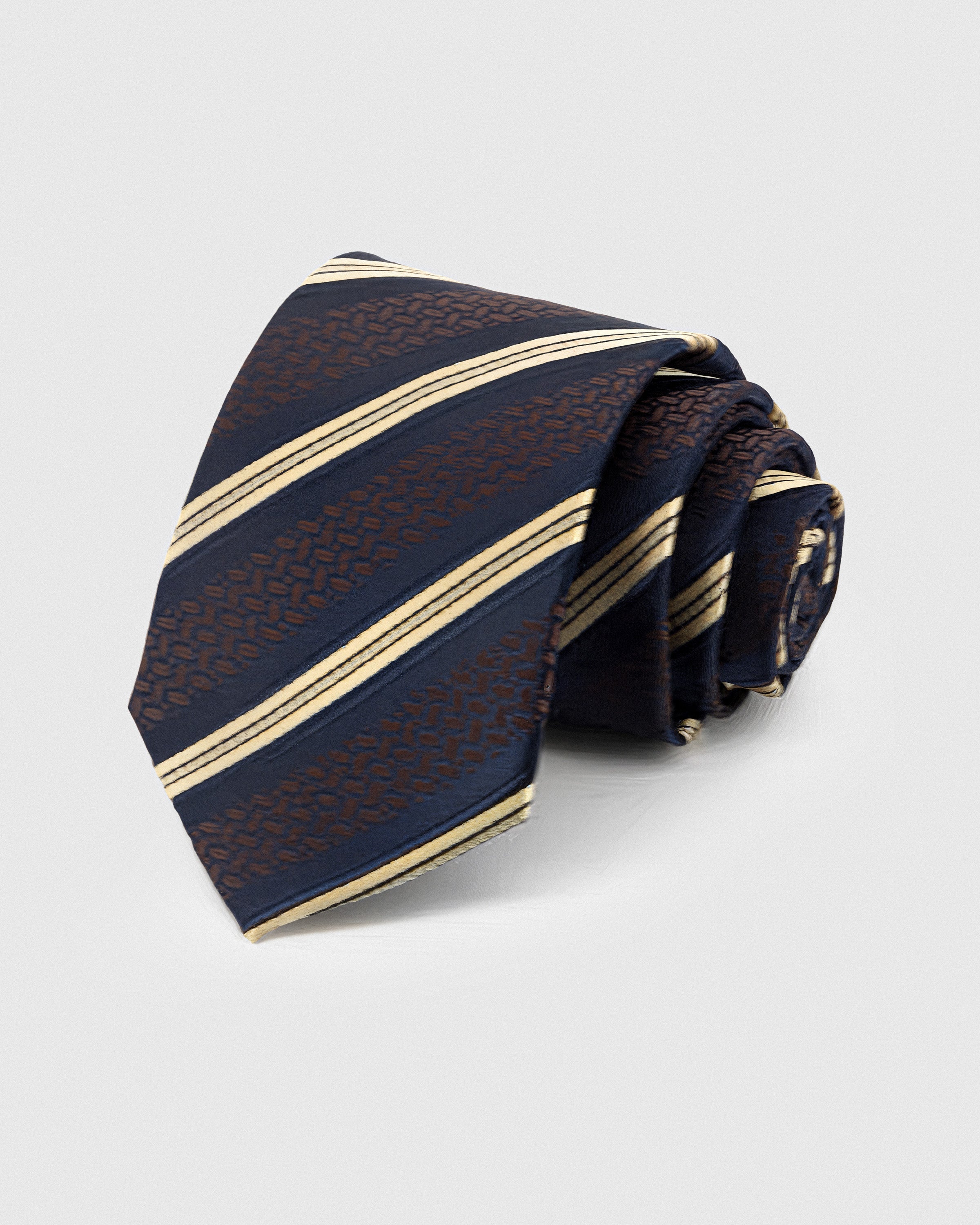 NAVY BROCADE STRIPE NA KWINTAS