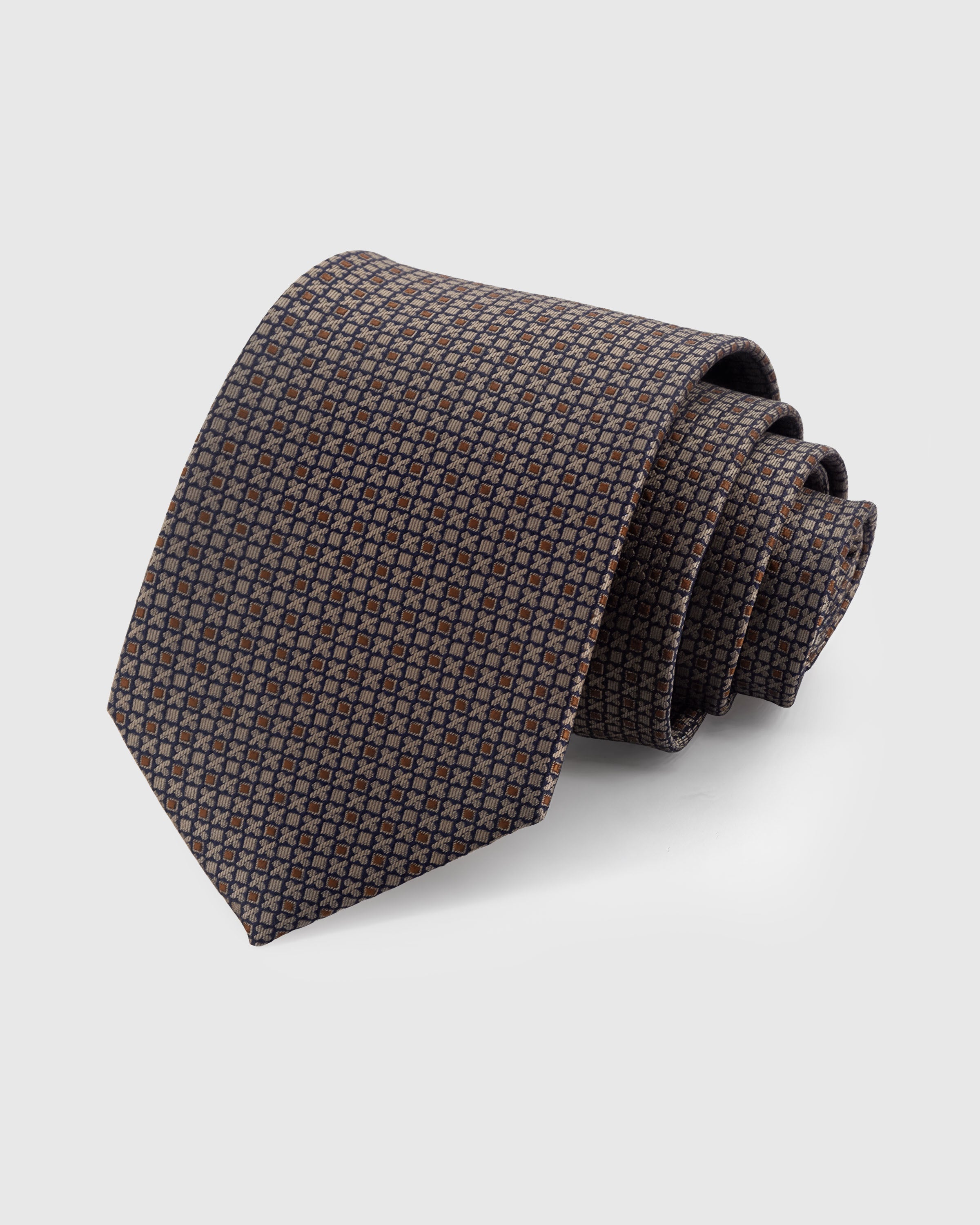 TAUPE LATTICE NA KORBATAS