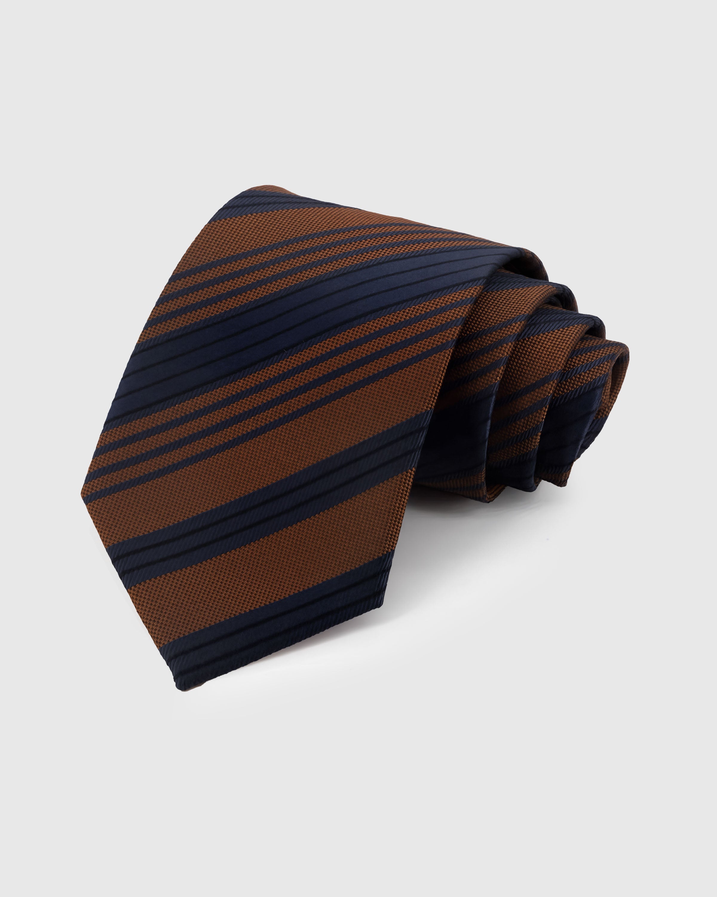 TIE NA COGNAC CLUB
