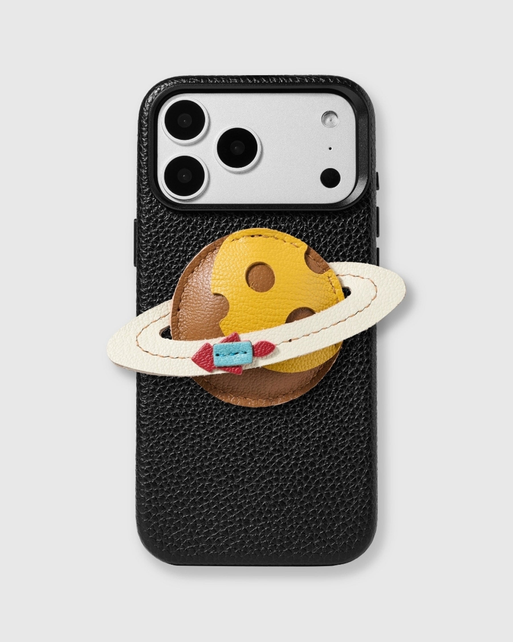 CASE NG CHARM NG SATURN
