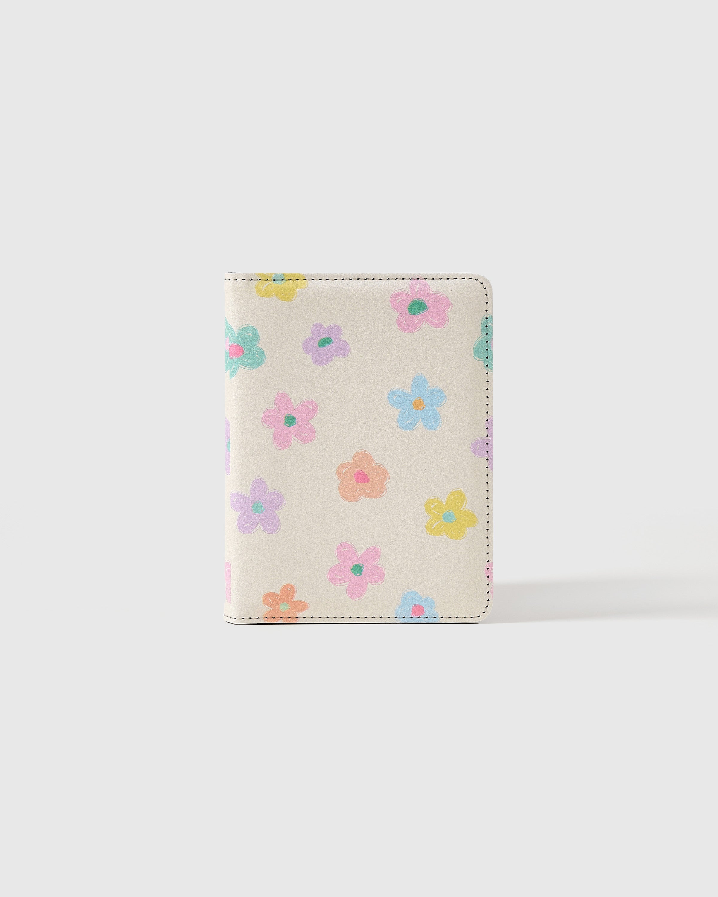 BLOOM POP NA TAGAHAWAK NG PASAPORTE