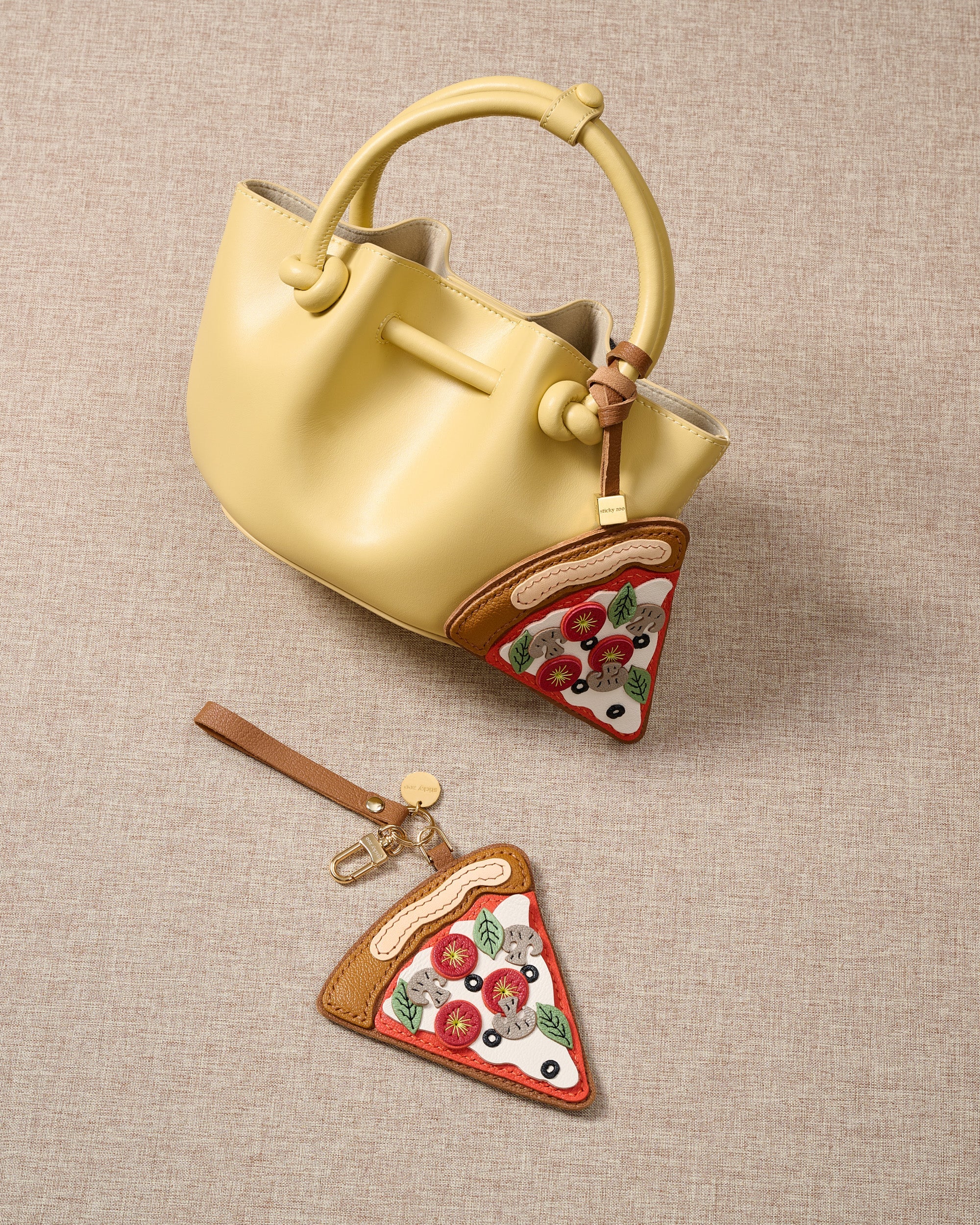 PIZZA SLICE NA CHARM