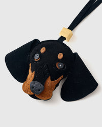 CHARM NG DASH DACHSHUND | EDISYON NG SUEDE
