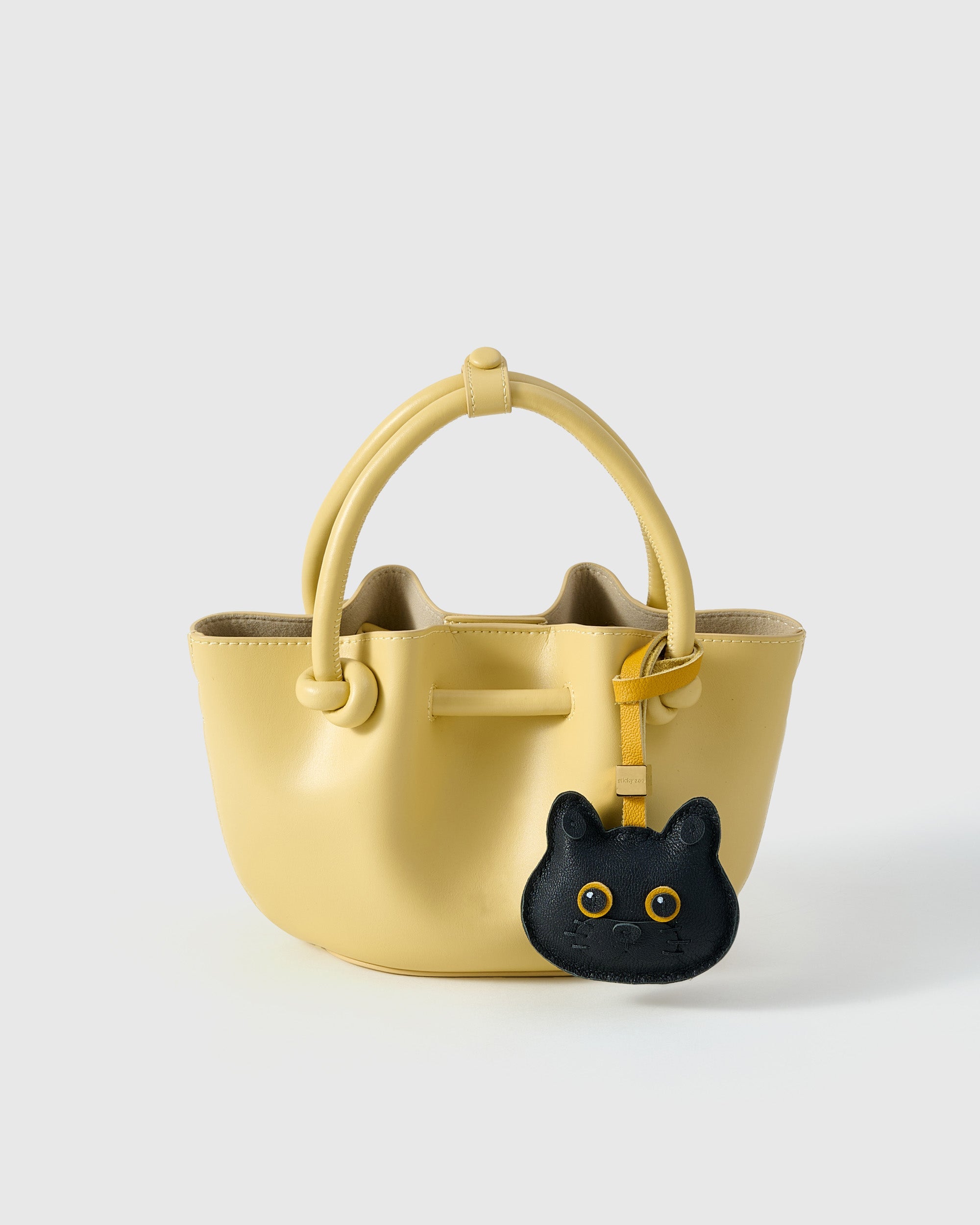 ALINDOG NG BRITISH SHORTHAIR NA PUSA - BLACK EDITION