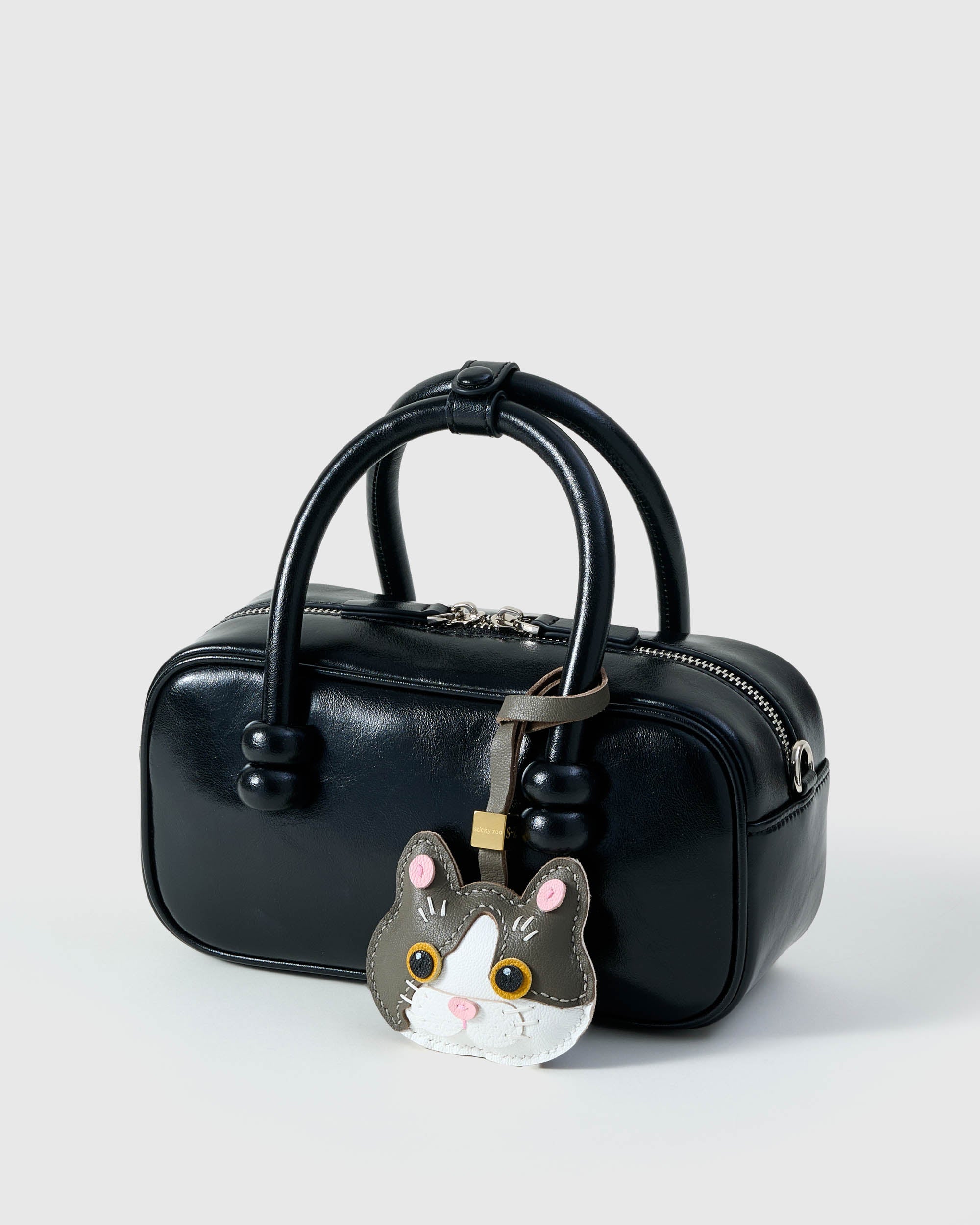 CHARM NG PUSANG BRITISH SHORTHAIR – GRAY MUSE EDITION