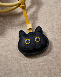 ALINDOG NG BRITISH SHORTHAIR NA PUSA - BLACK EDITION