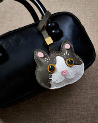 CHARM NG PUSANG BRITISH SHORTHAIR – GRAY MUSE EDITION