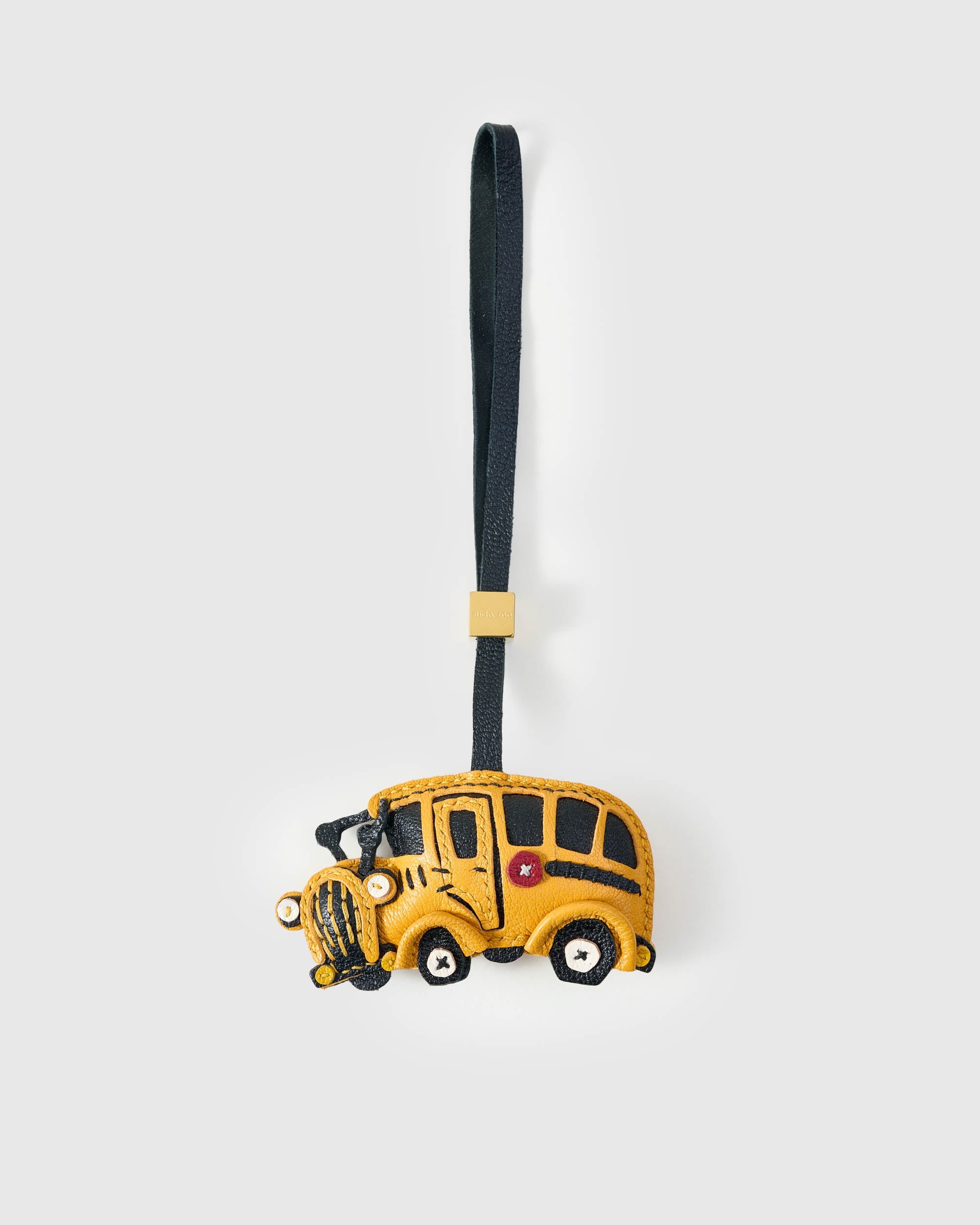 CHARM NG DILAW NA SCHOOL BUS
