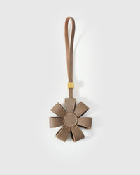 DAISY BAG CHARM