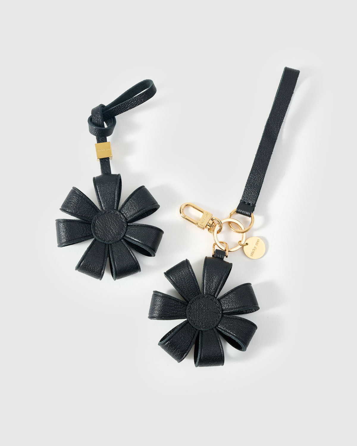 DAISY BAG CHARM