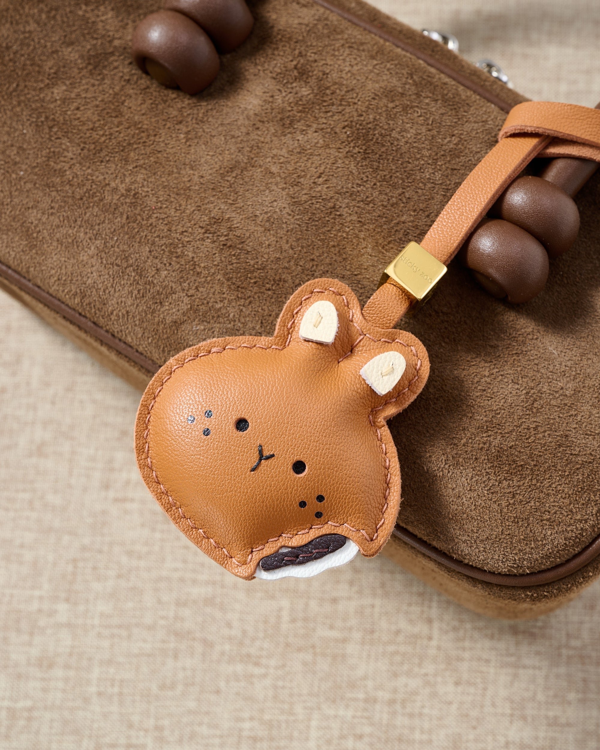 ALINDOG NG BUNNY NA BROWN