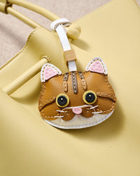 ALINDOG NG ORANGE TABBY NA PUSA