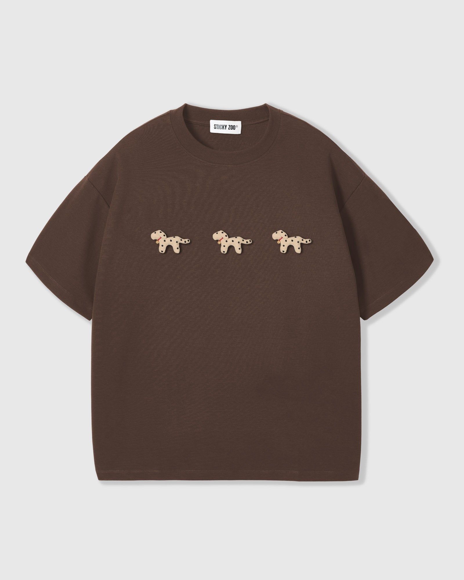 TRIO NG SPOTTY NA TUTA NA T-SHIRT — KAYUMANGGI