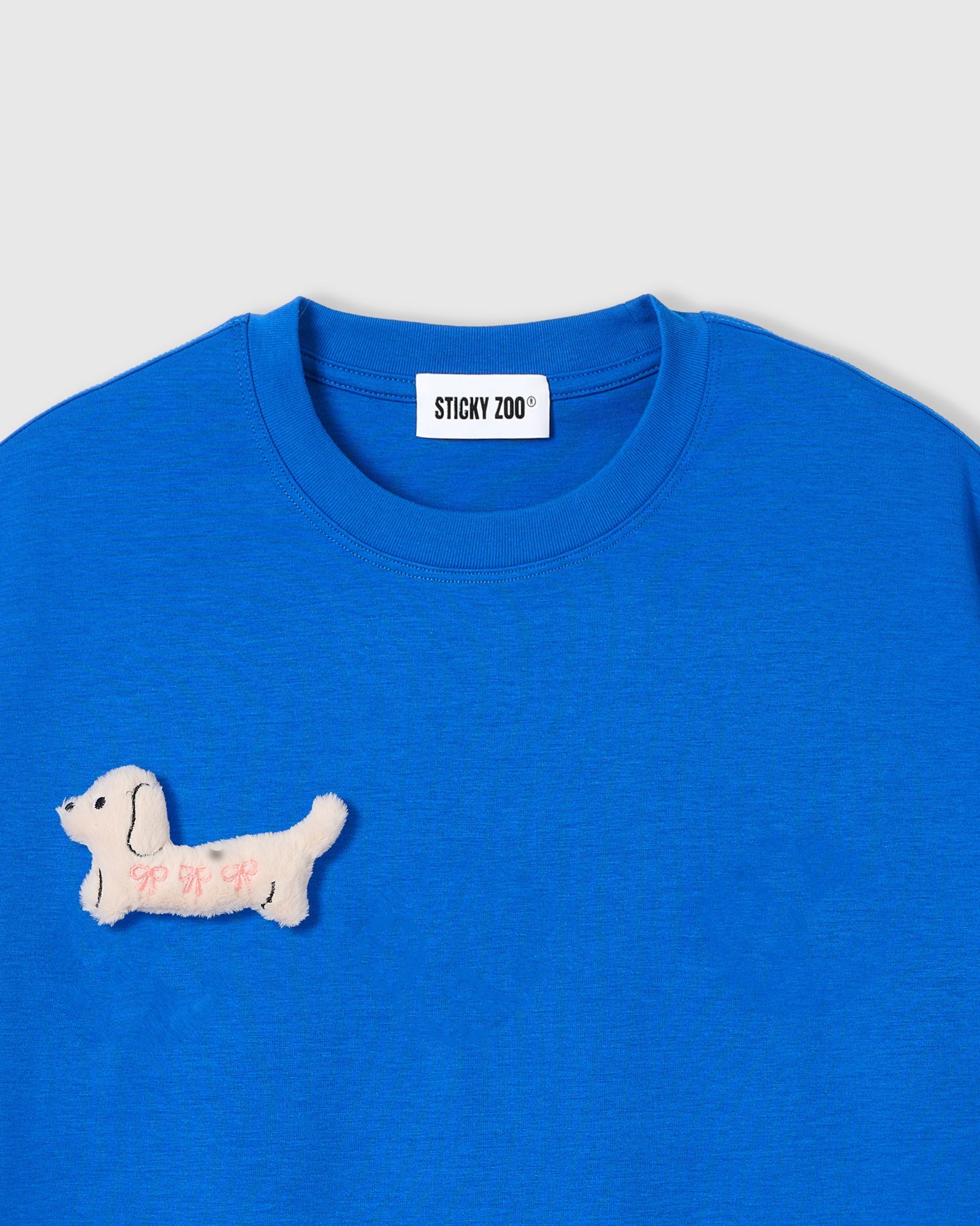 BOW NA TUTA NA NAGKAKALAT NA T-SHIRT — ASUL
