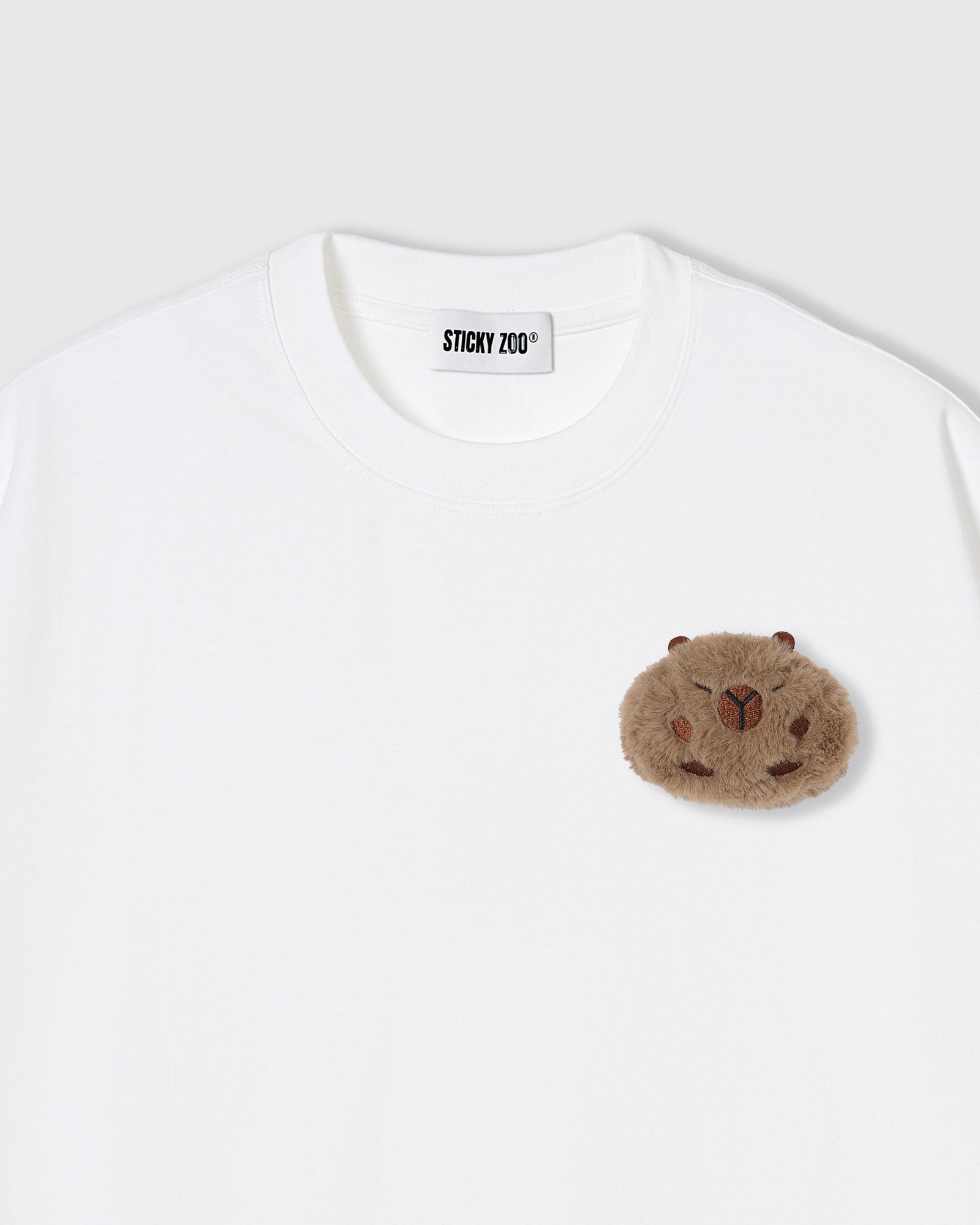 SLEEPY TEDDY SCATTER NA T-SHIRT — PUTI