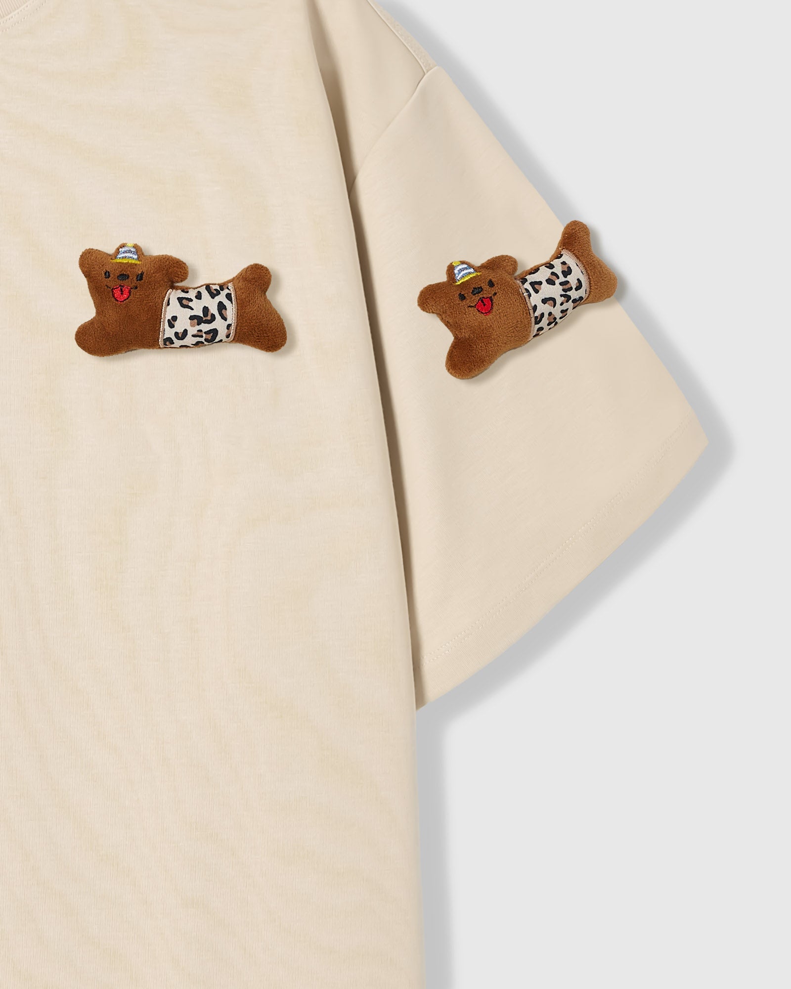 WILD TEDDY SCATTER T-SHIRT — KREM