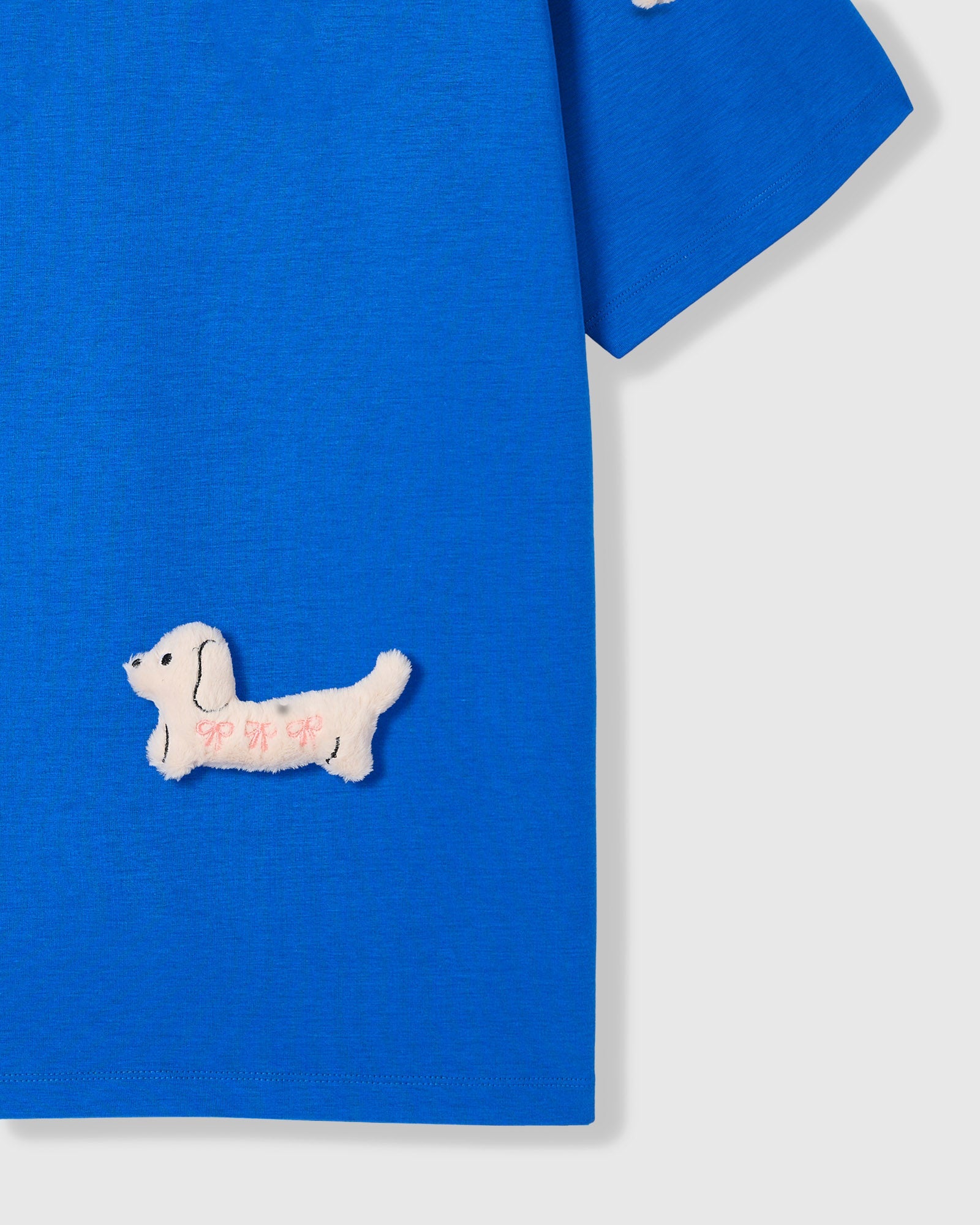 BOW NA TUTA NA NAGKAKALAT NA T-SHIRT — ASUL