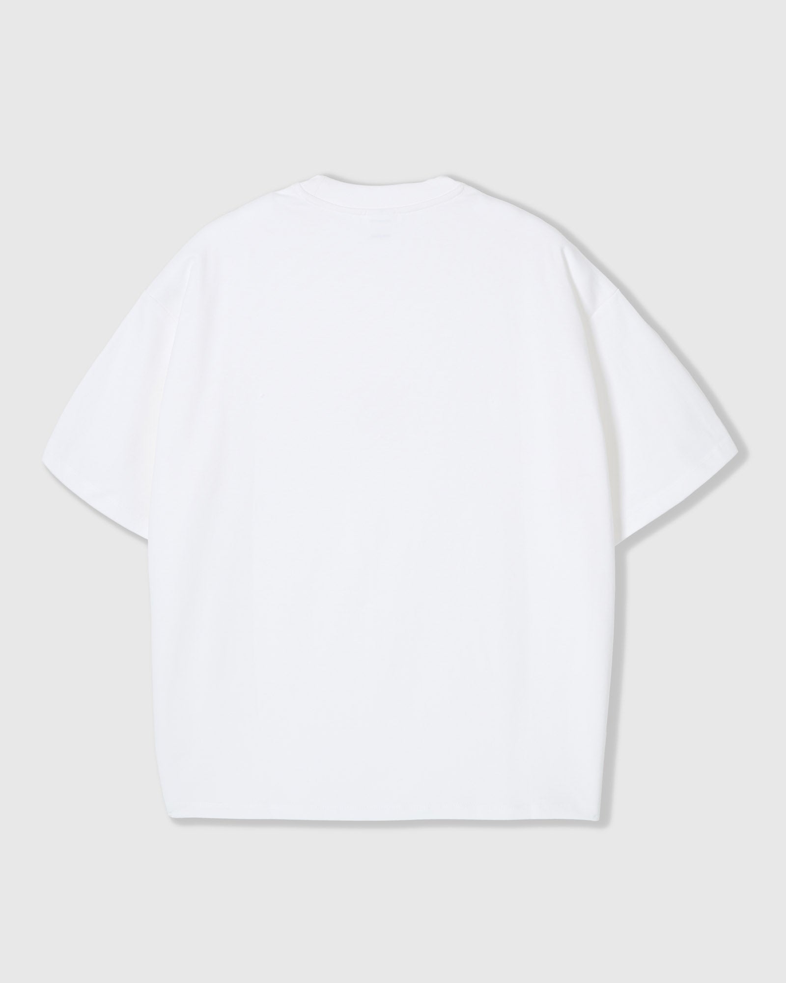 TRIO NG SPOTTY NA TUTA NA T-SHIRT — PUTI