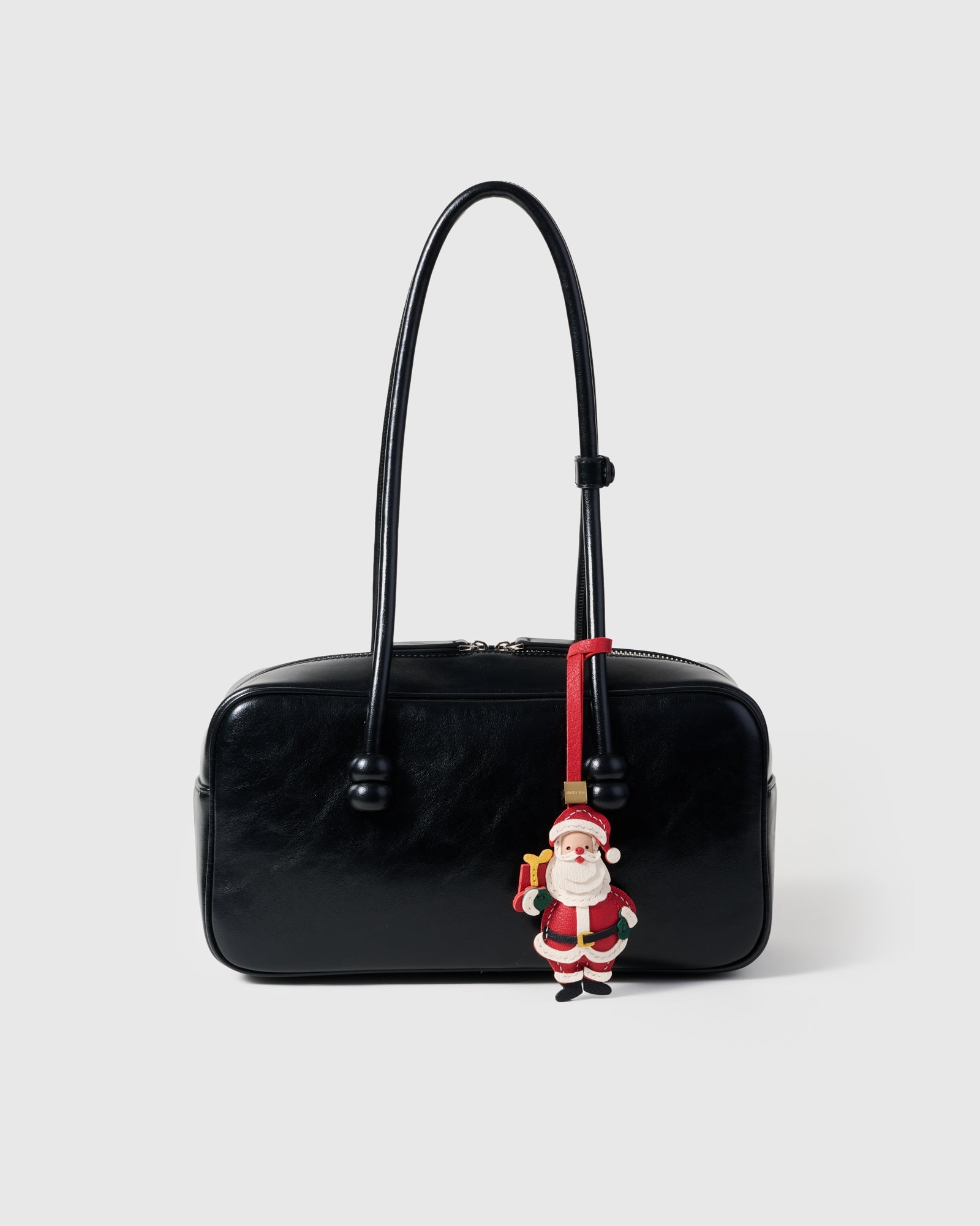 ANG SANTA NA CHARMS