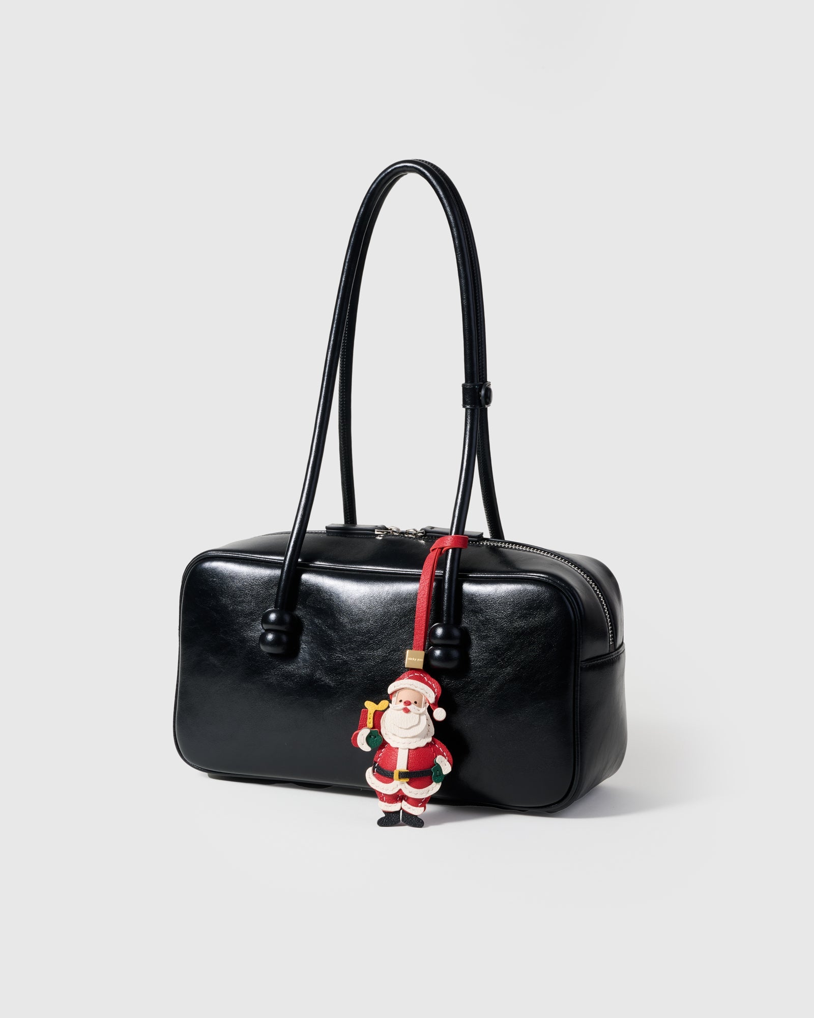 ANG SANTA NA CHARMS