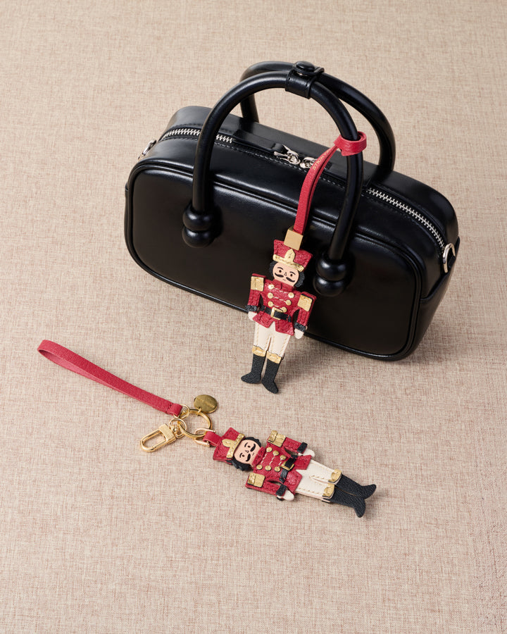 ANG NUTCRACKER NA CHARMS