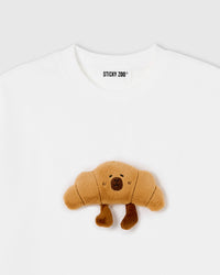 TUMATAKAS NA CROISSANT NA T-SHIRT