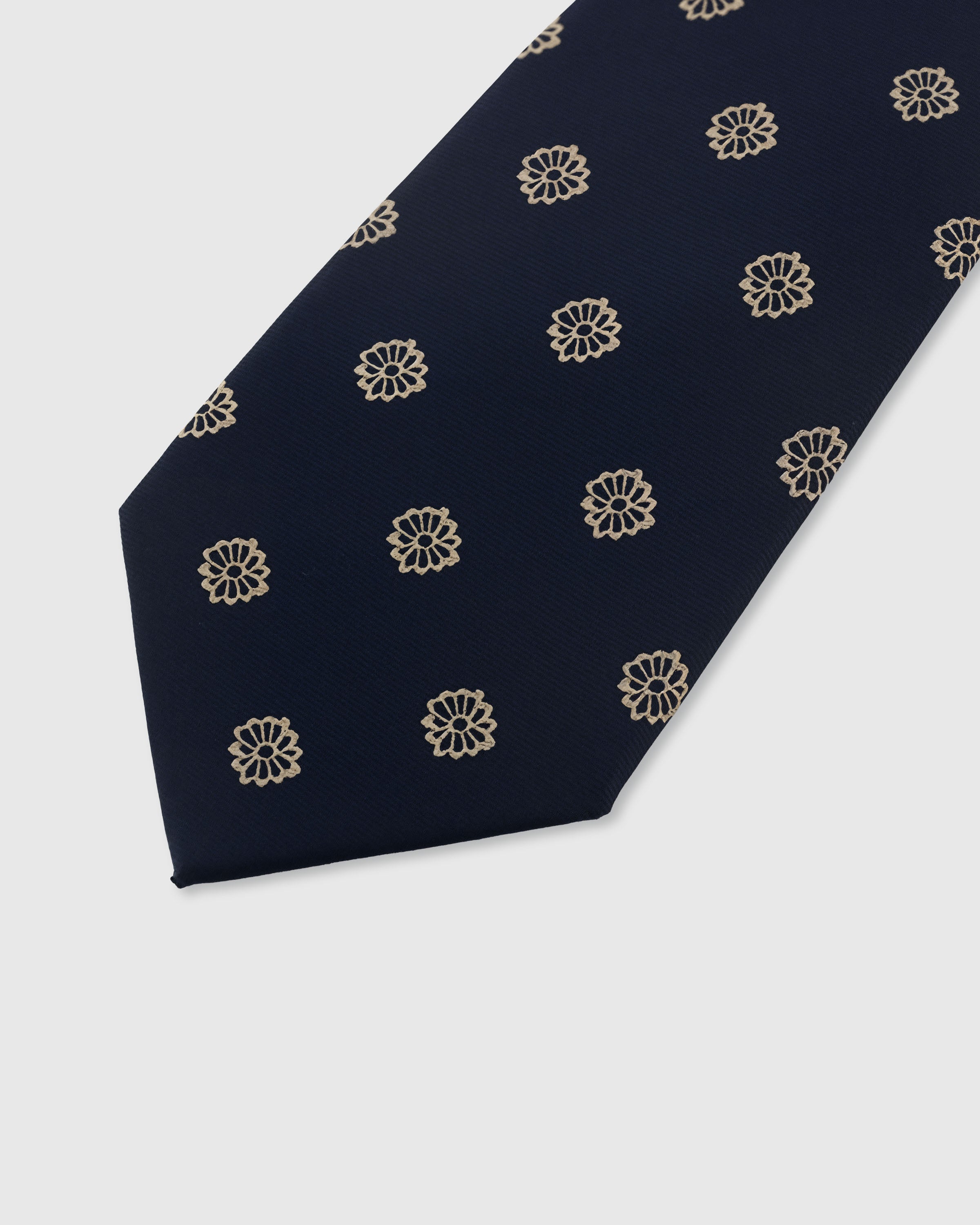 MIDNIGHT ROSETTE TIE