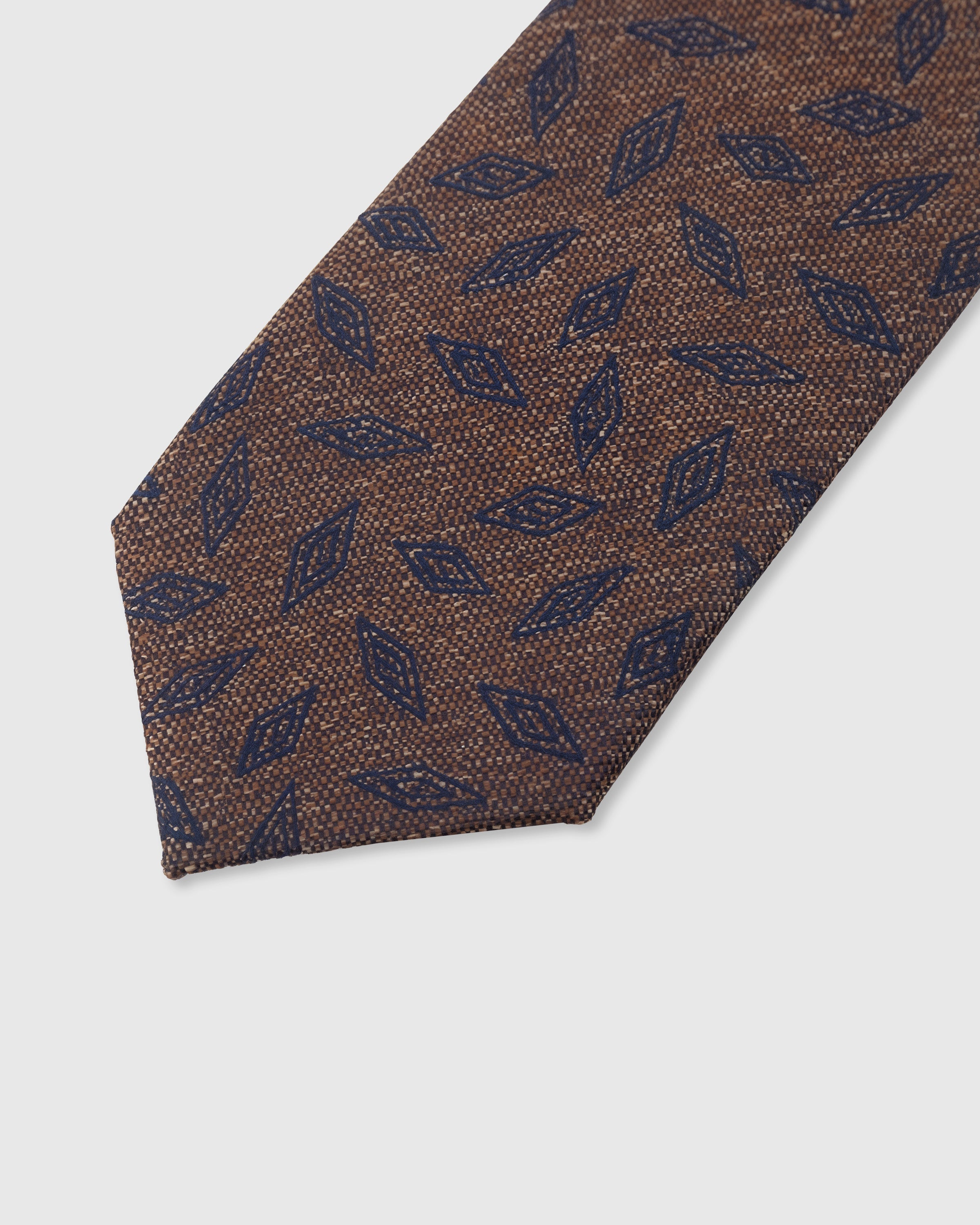WALNUT LEAF SCATTER NA KWINTAS
