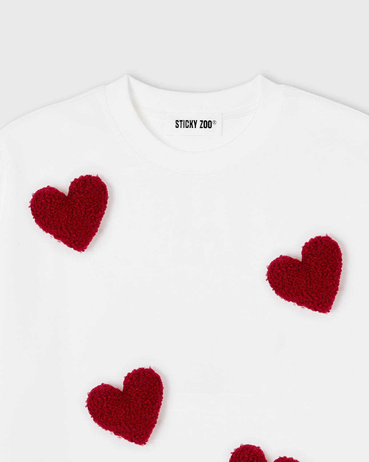 NAGKAKALAT NA PUSONG T-SHIRT