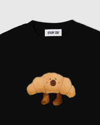 TUMATAKAS NA CROISSANT NA T-SHIRT