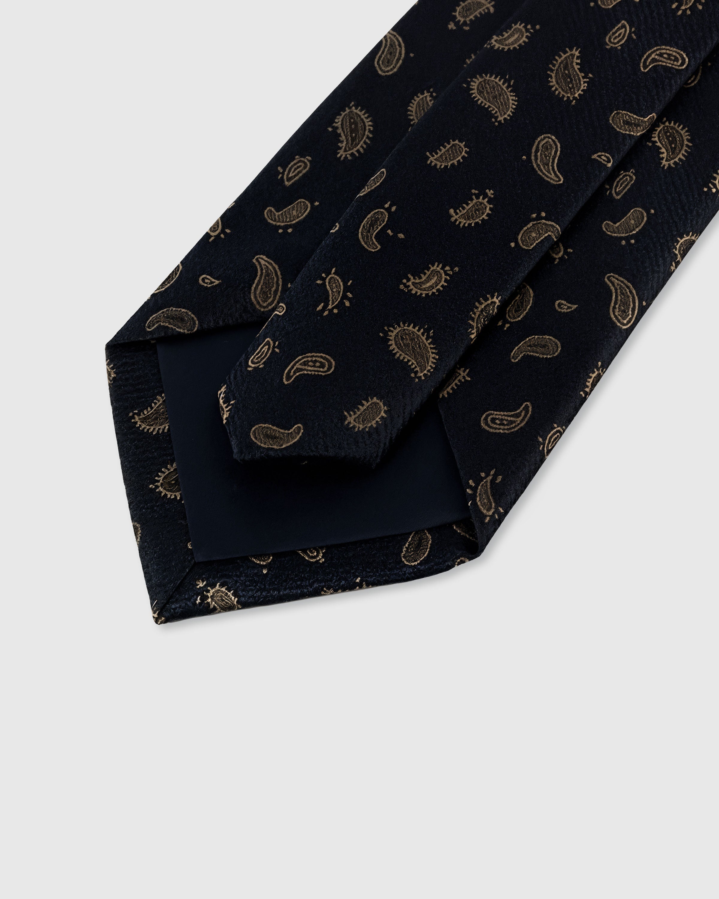 NOIR SCATTERED PAISLEY TIE