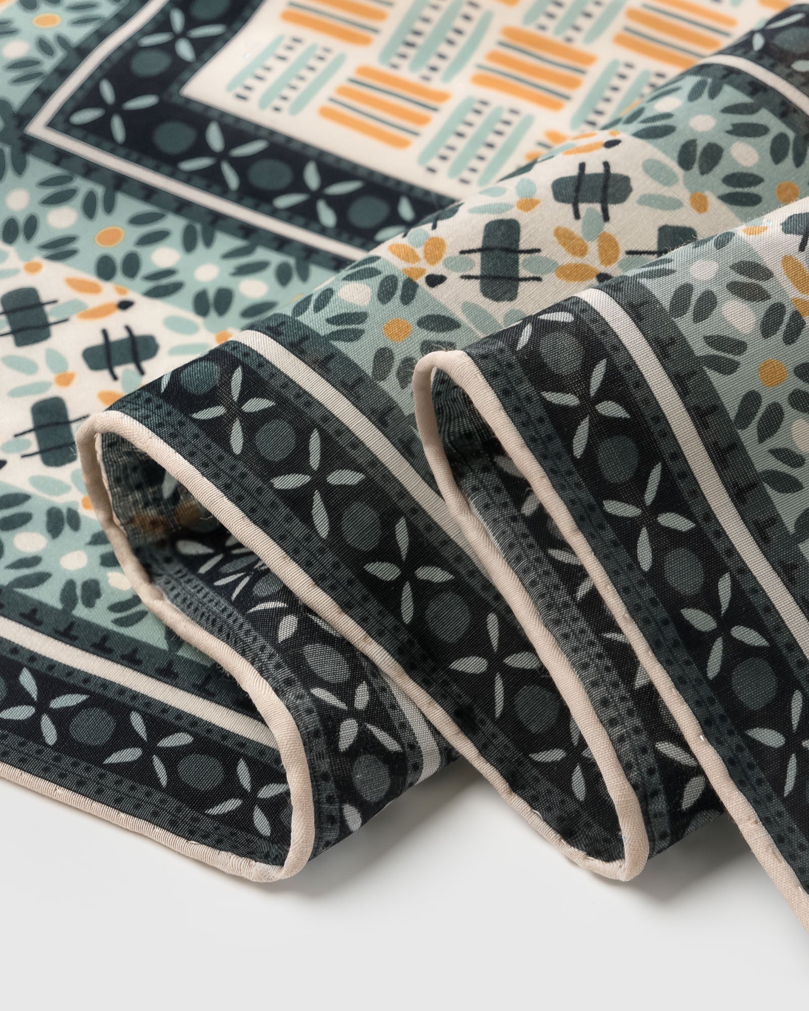 MOSAIC TILE NA SELYANG SELYAS