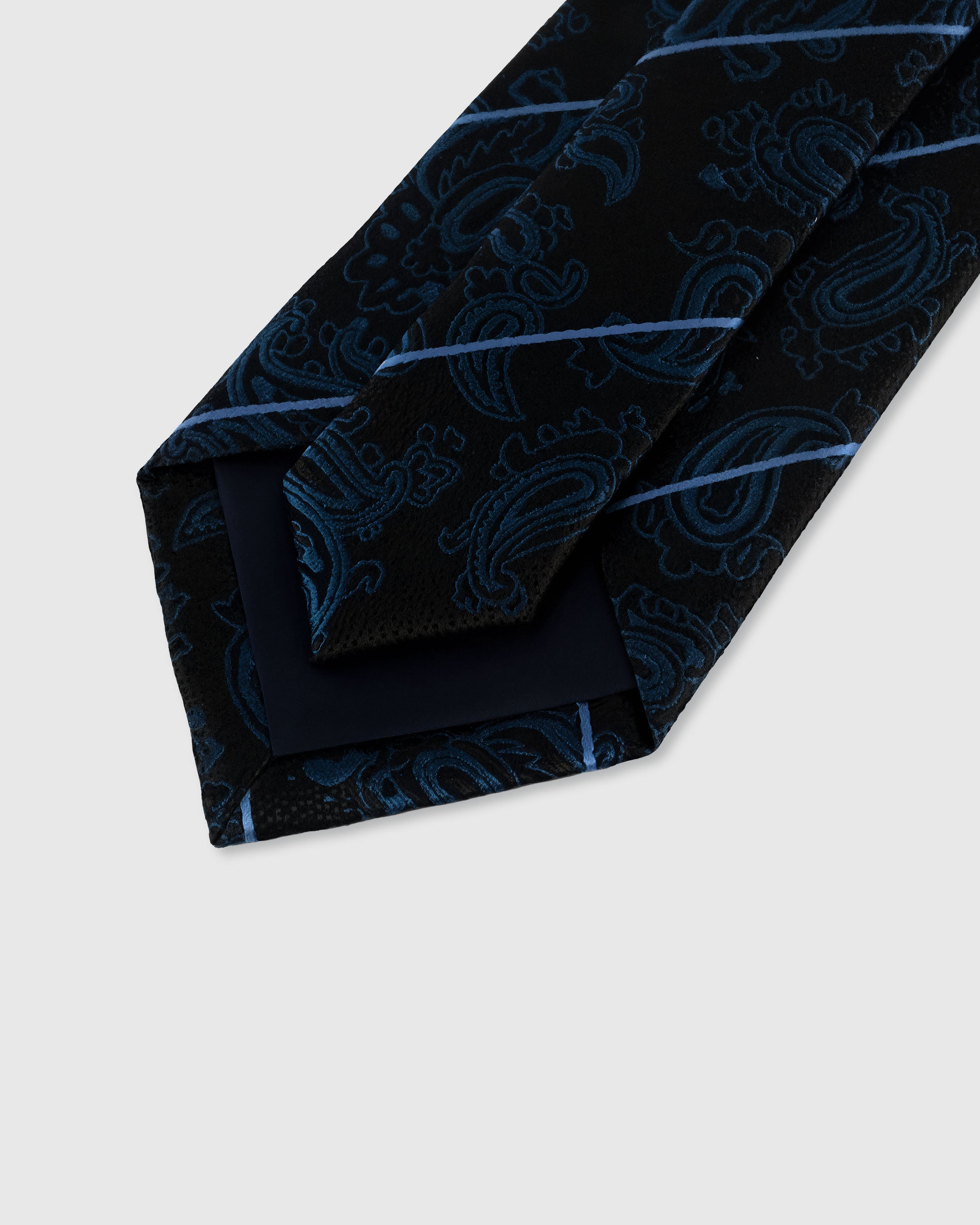 ONYX PAISLEY STRIPE TIE
