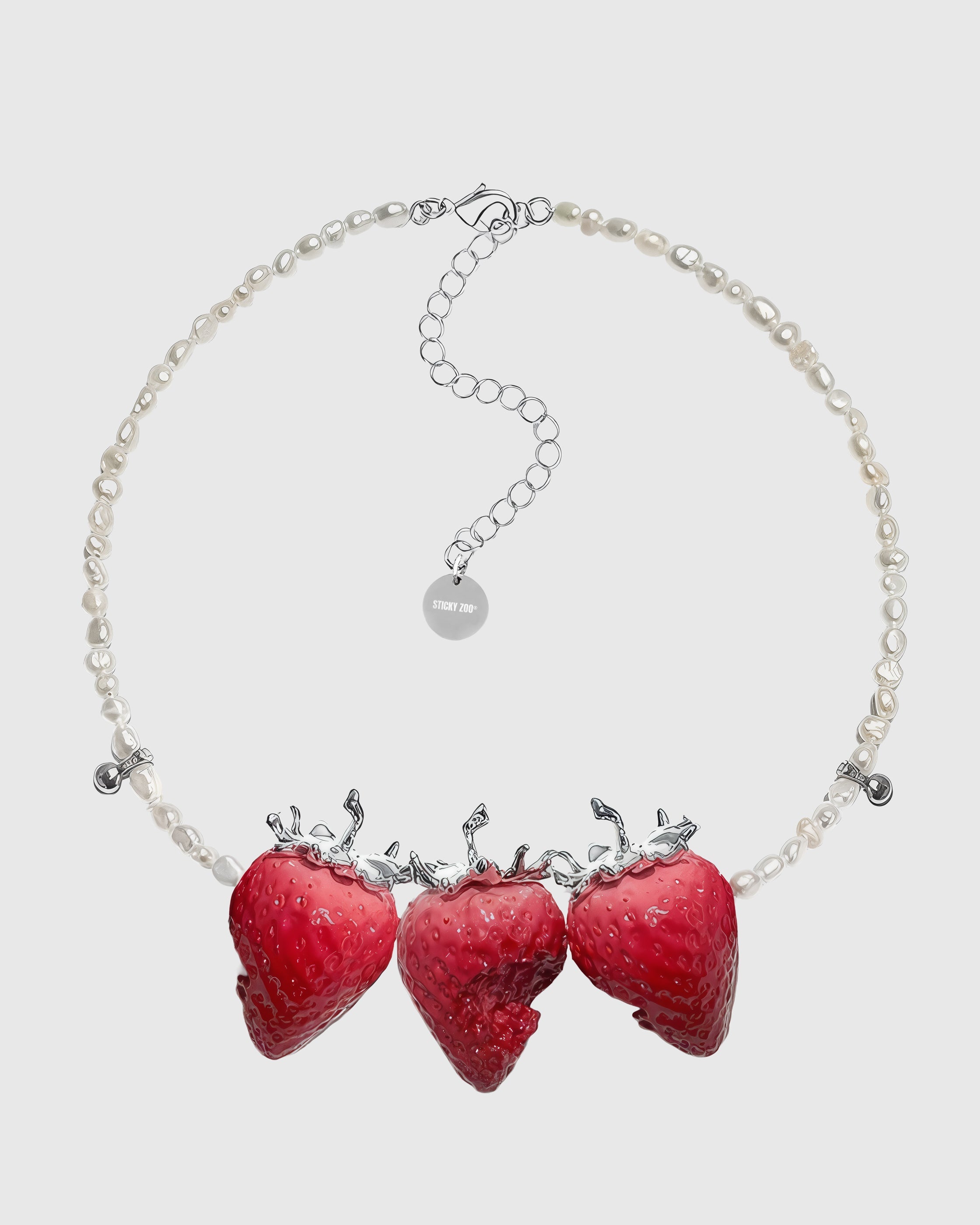 TRIPLE NA PERLAS NG STRAWBERRY NA KWINTAS