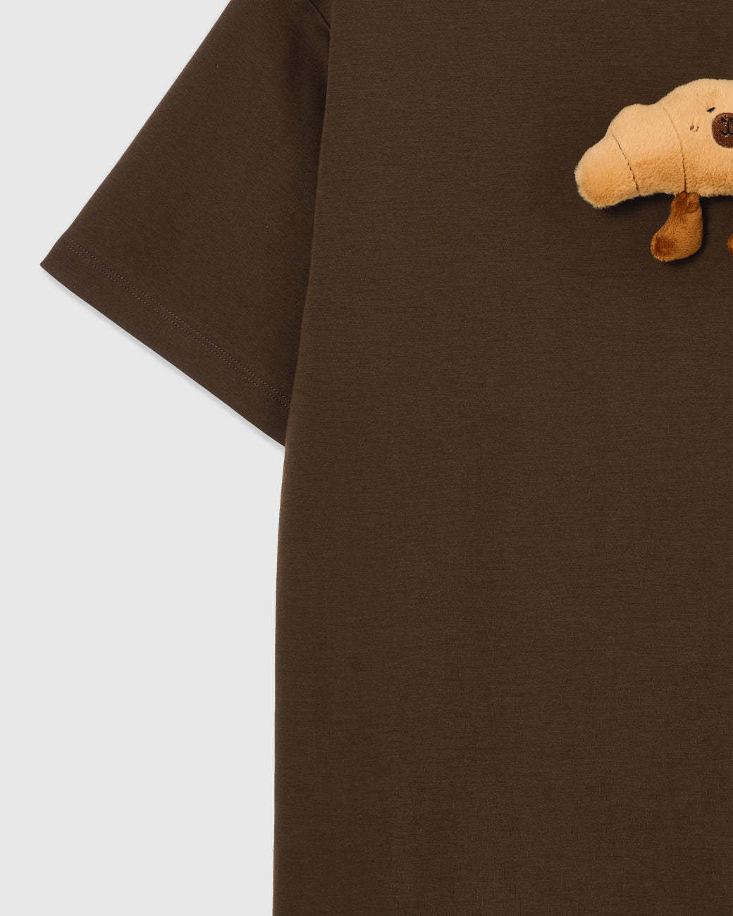 TUMATAKAS NA CROISSANT NA T-SHIRT