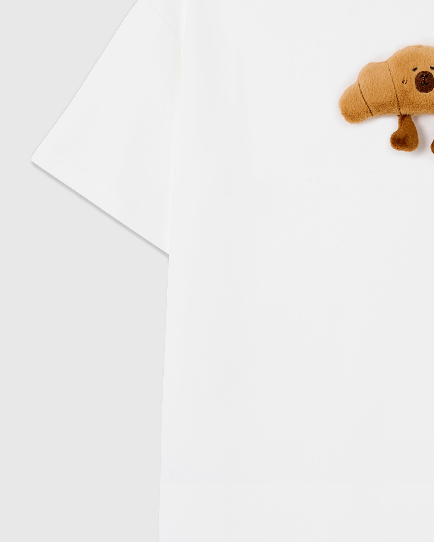 TUMATAKAS NA CROISSANT NA T-SHIRT