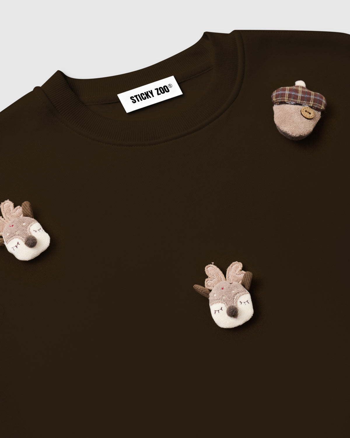 REINDEER AT ACORN NA MALAMBOT NA SWEATSHIRT