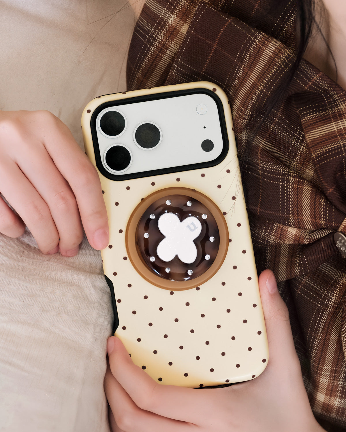CASE NG TELEPONO NA MAY MALAS NA CLOVER