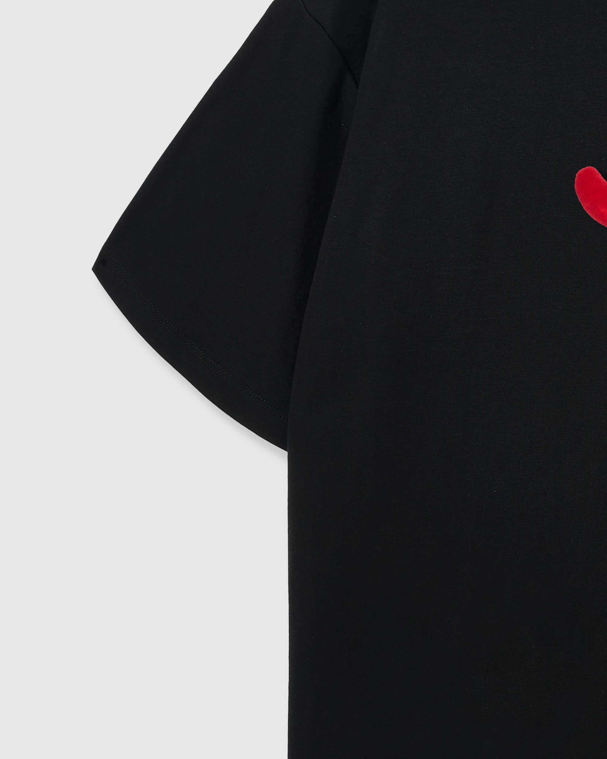 TSHIRT NA YUMAKAP NA HIPON