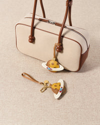 SATURN NA LEATHER NA PALAMUT SA BAG
