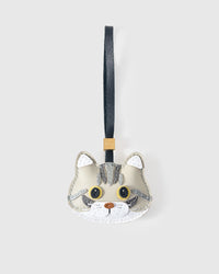 ALINDOG NG AMERICAN SHORTHAIR NA PUSA – SILVER TABBY EDITION