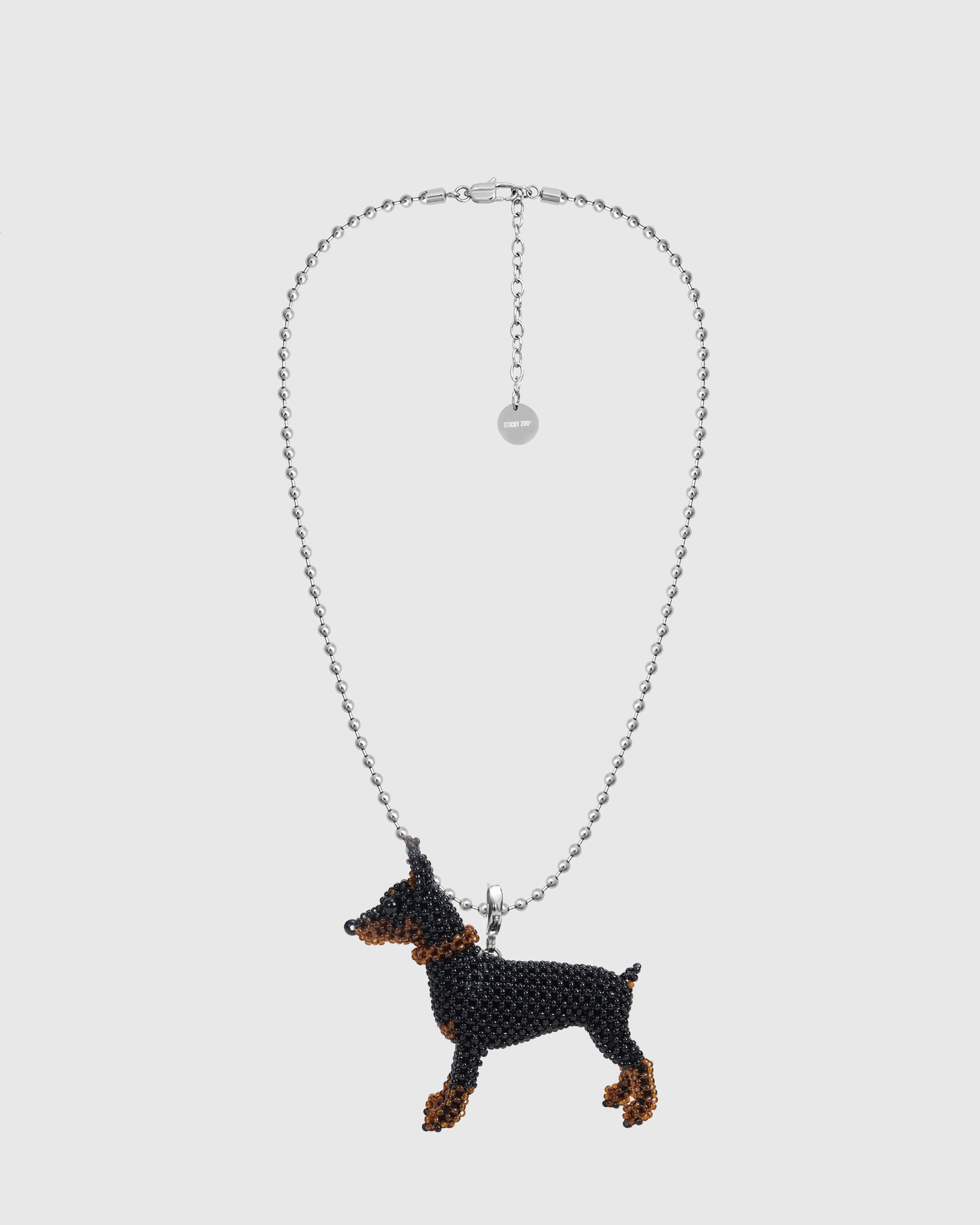 KWINTAS NA PERLAS NG DOBERMAN