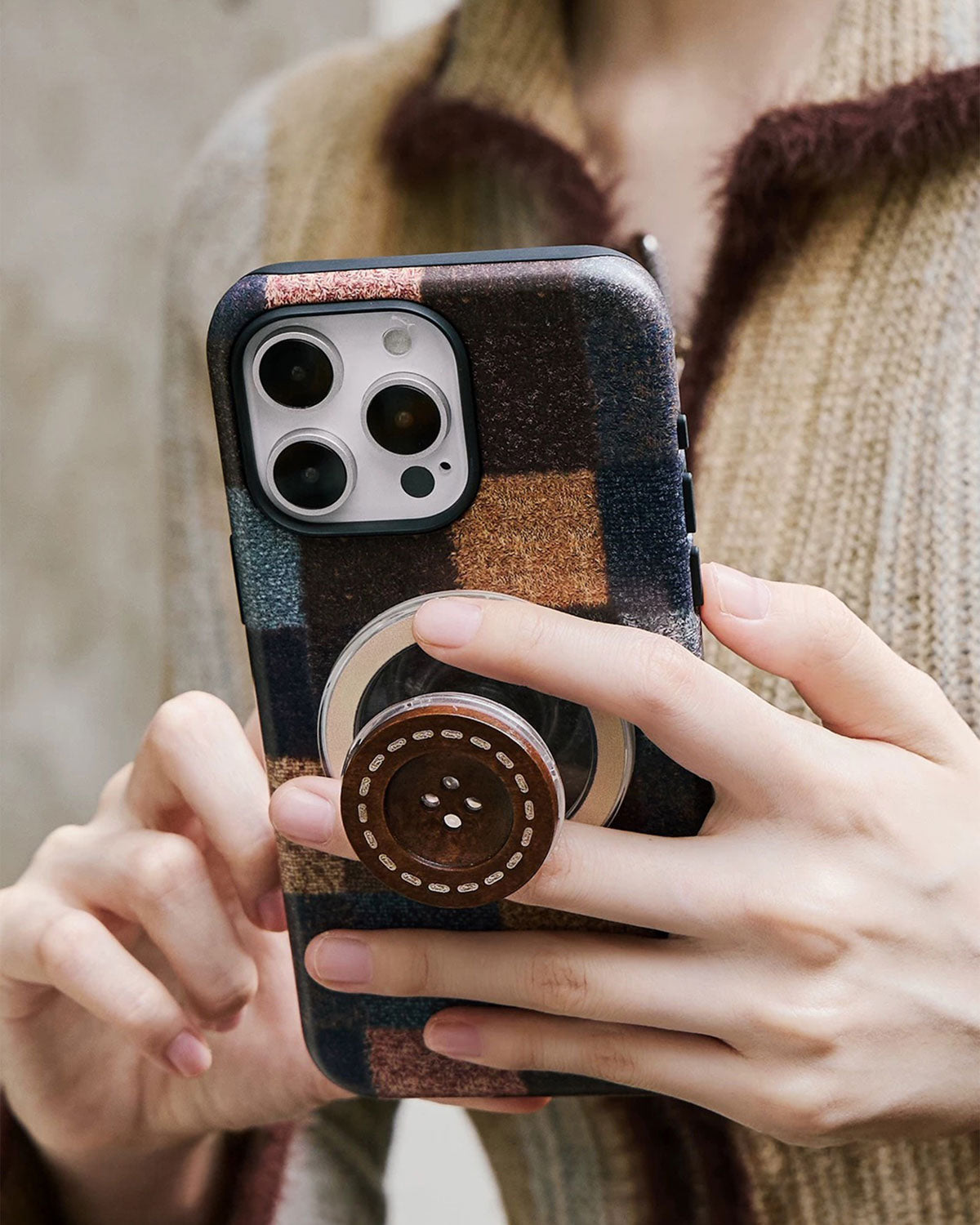 PATCHWORK BUTTON NA CASE NG TELEPONO