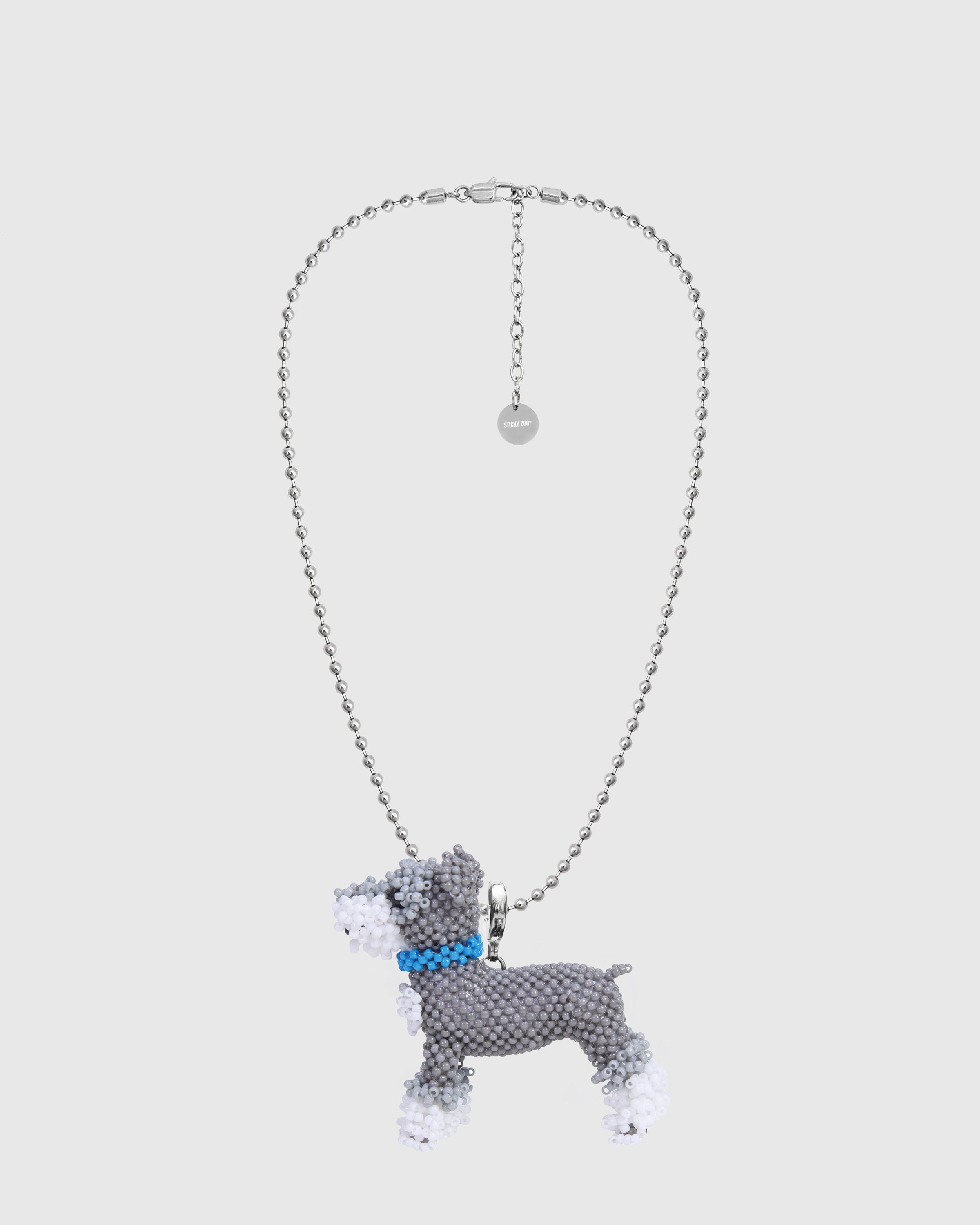 KWINTAS NA MAY PERLAS NG SCHNAUZER